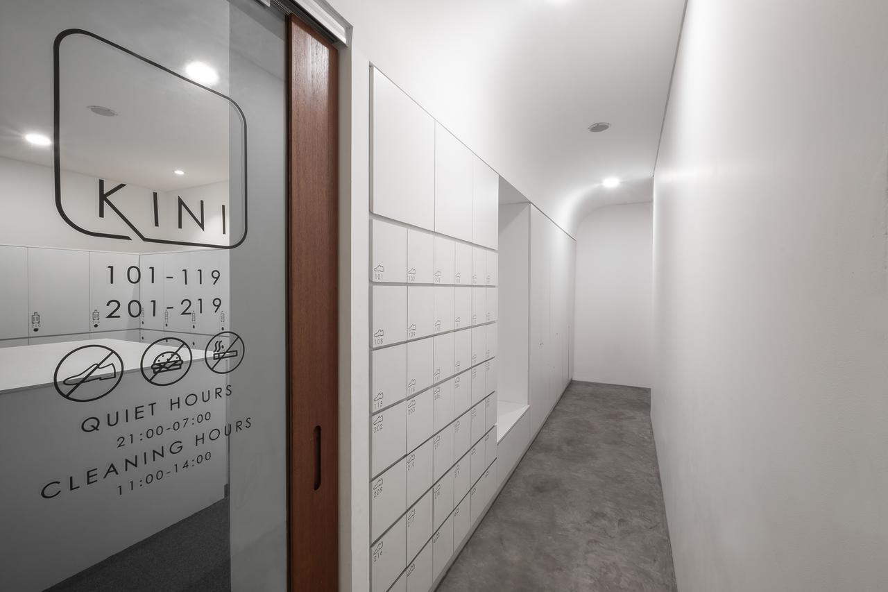 Kini Capsule Hostel Jakarta Exterior photo